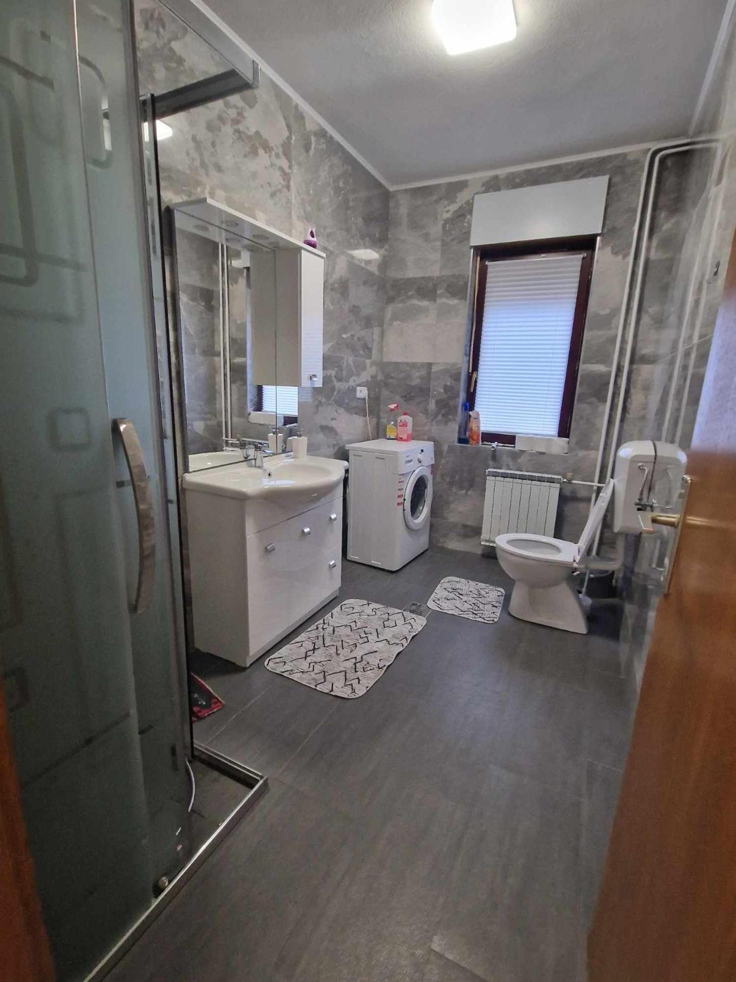 Apartma-Sobe Lejla Vipava Bagian luar foto
