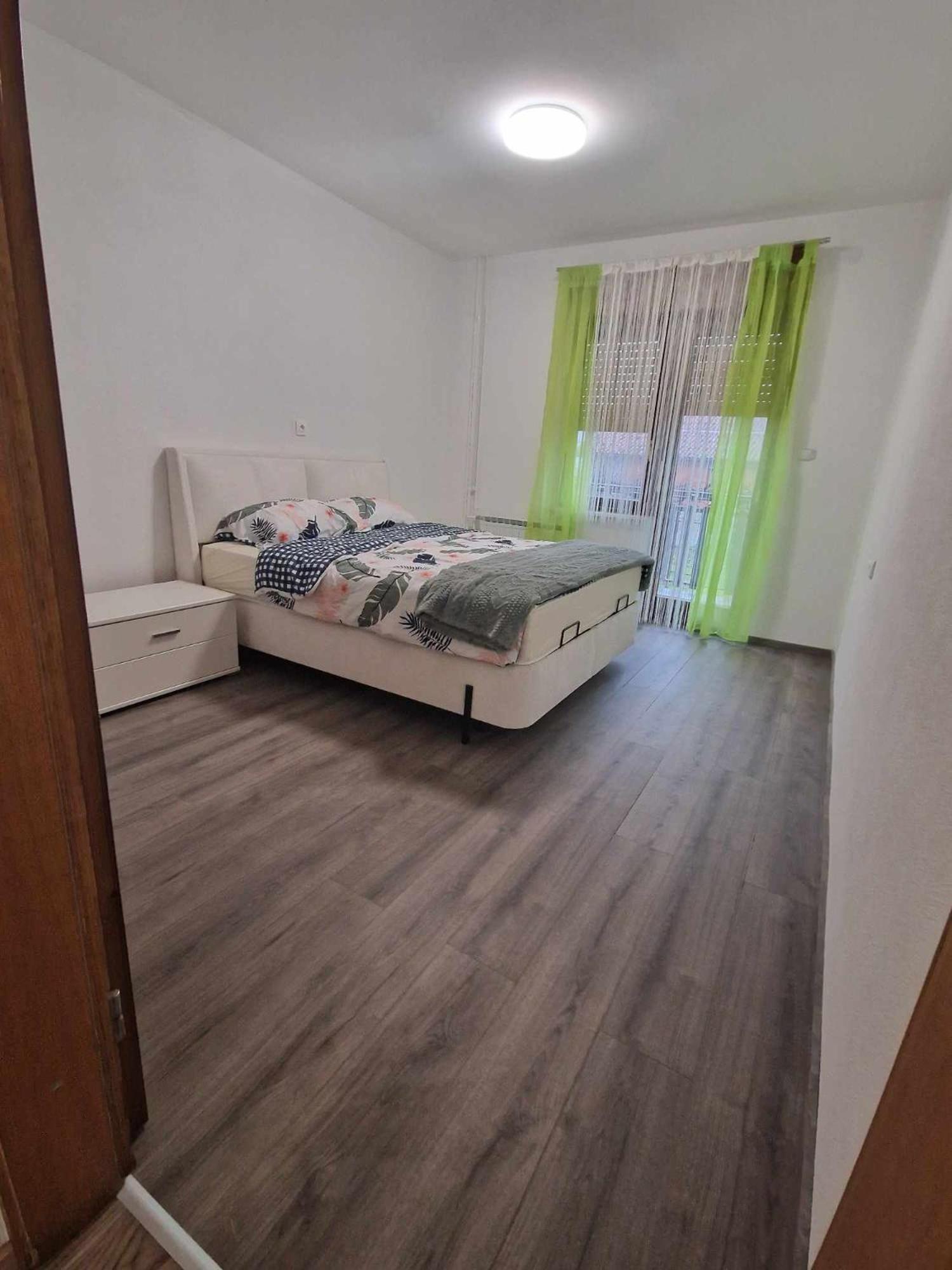 Apartma-Sobe Lejla Vipava Bagian luar foto