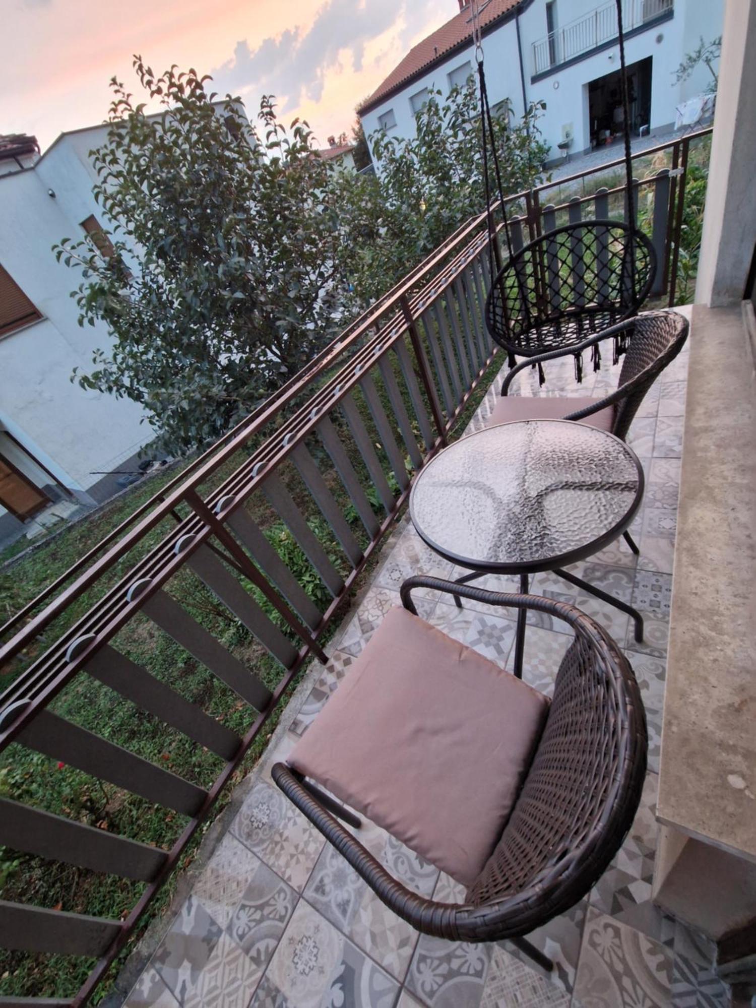 Apartma-Sobe Lejla Vipava Bagian luar foto
