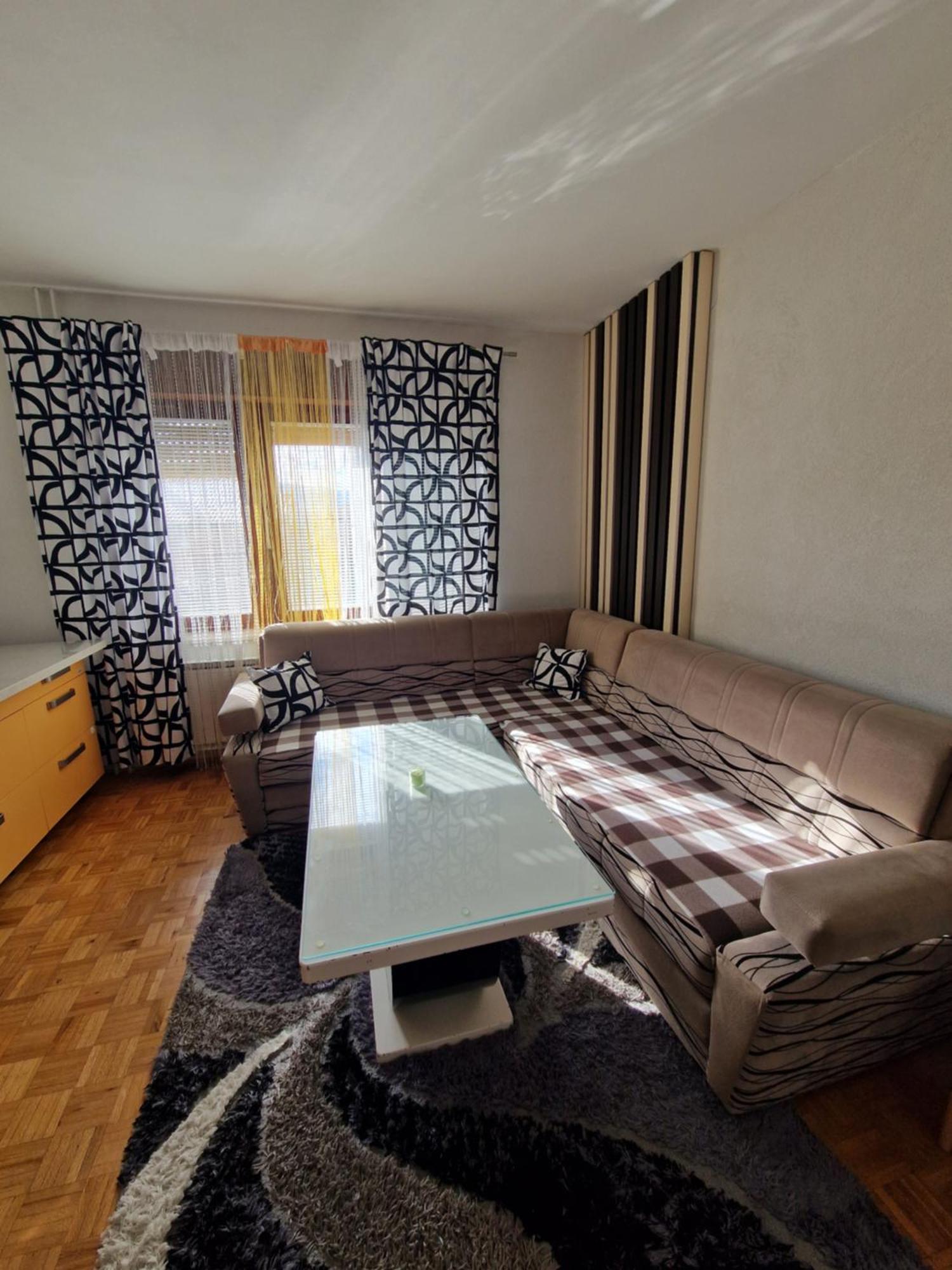 Apartma-Sobe Lejla Vipava Bagian luar foto