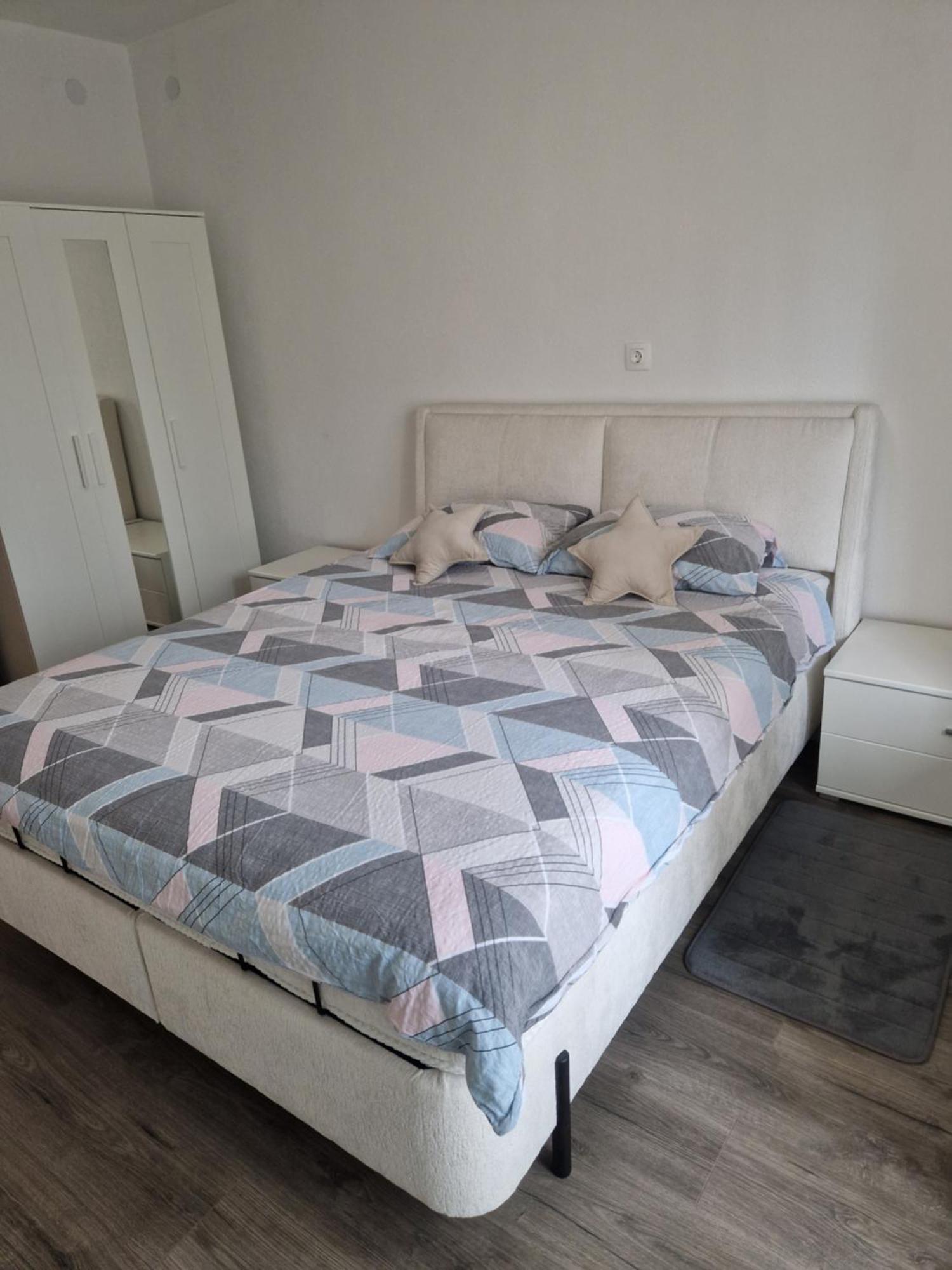 Apartma-Sobe Lejla Vipava Bagian luar foto