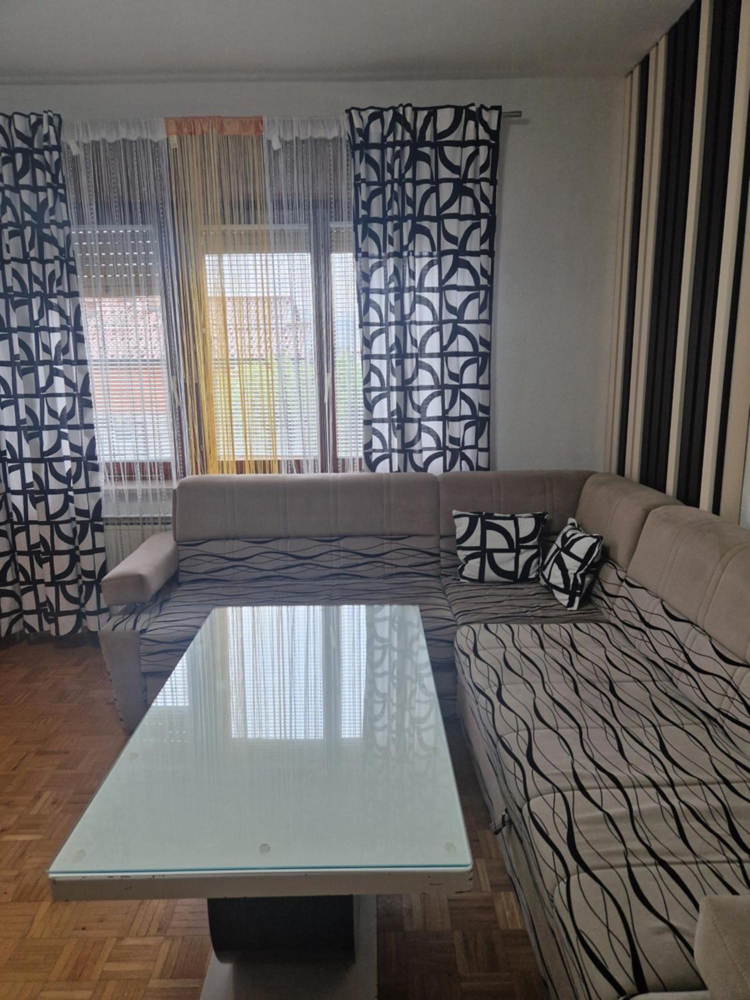 Apartma-Sobe Lejla Vipava Bagian luar foto